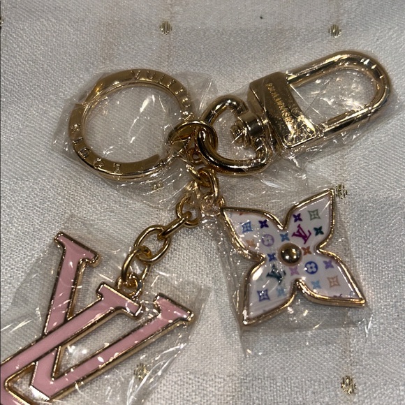 Key chain - Picture 2 of 2